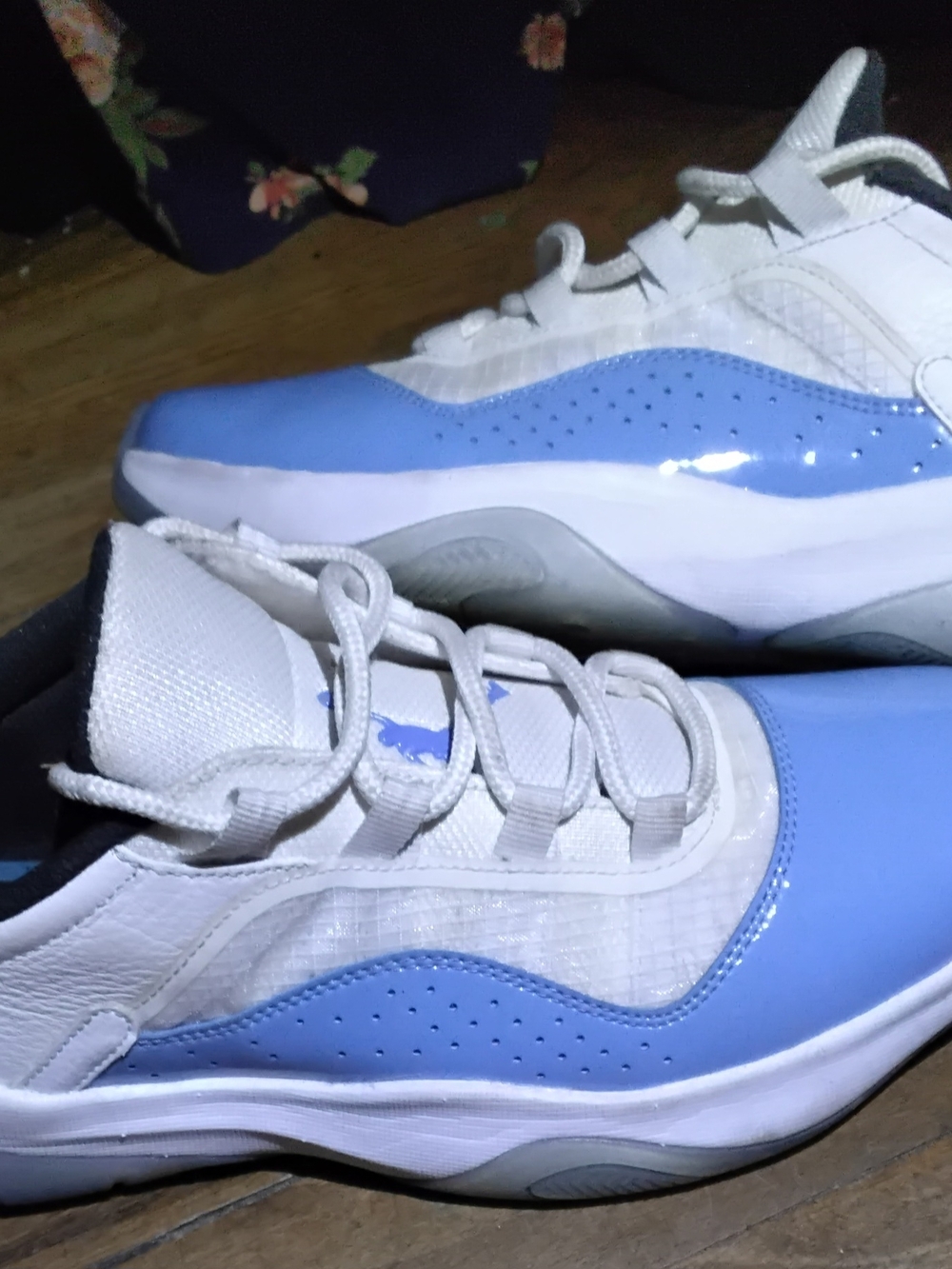 Air Jordan 11 CMFT Low "University Blue